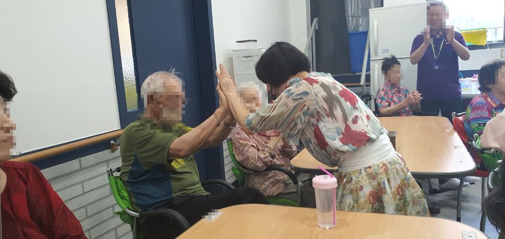 2025.8.15음악활동(요양원)