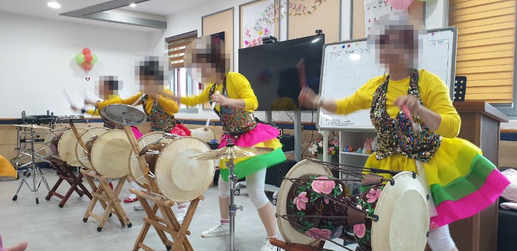 2025.5.17장구난타공연(요양원)