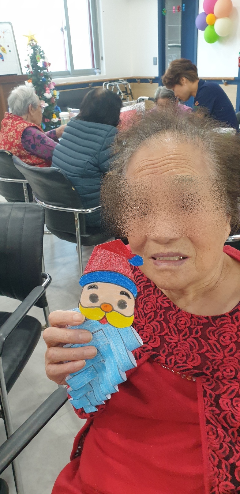 2025. 12. 12 산타수염접기(주야간보호센터)